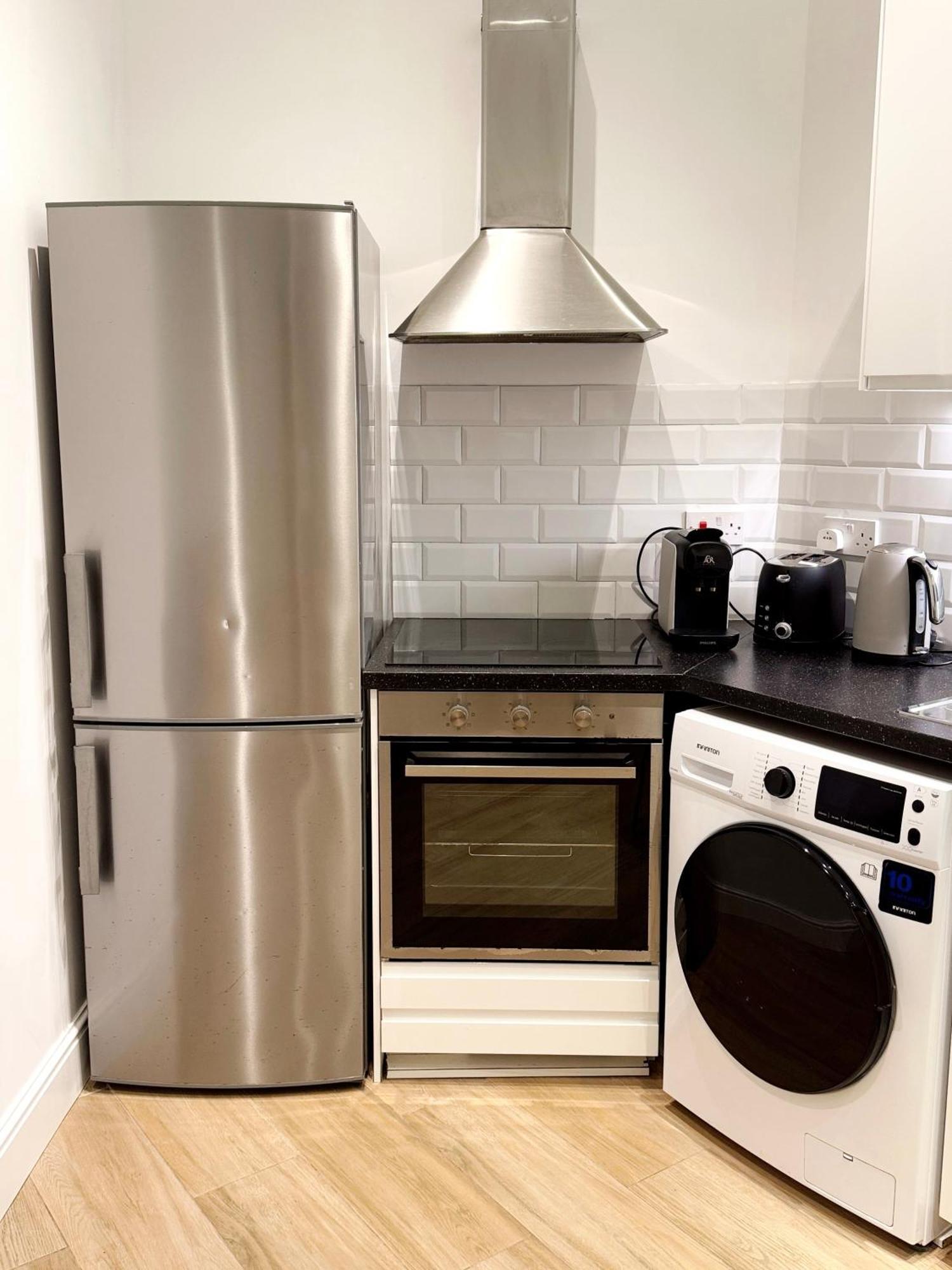 Modern City Centre Two Bedroom Windsor Apartment - Grand Central House Gibraltar Eksteriør billede